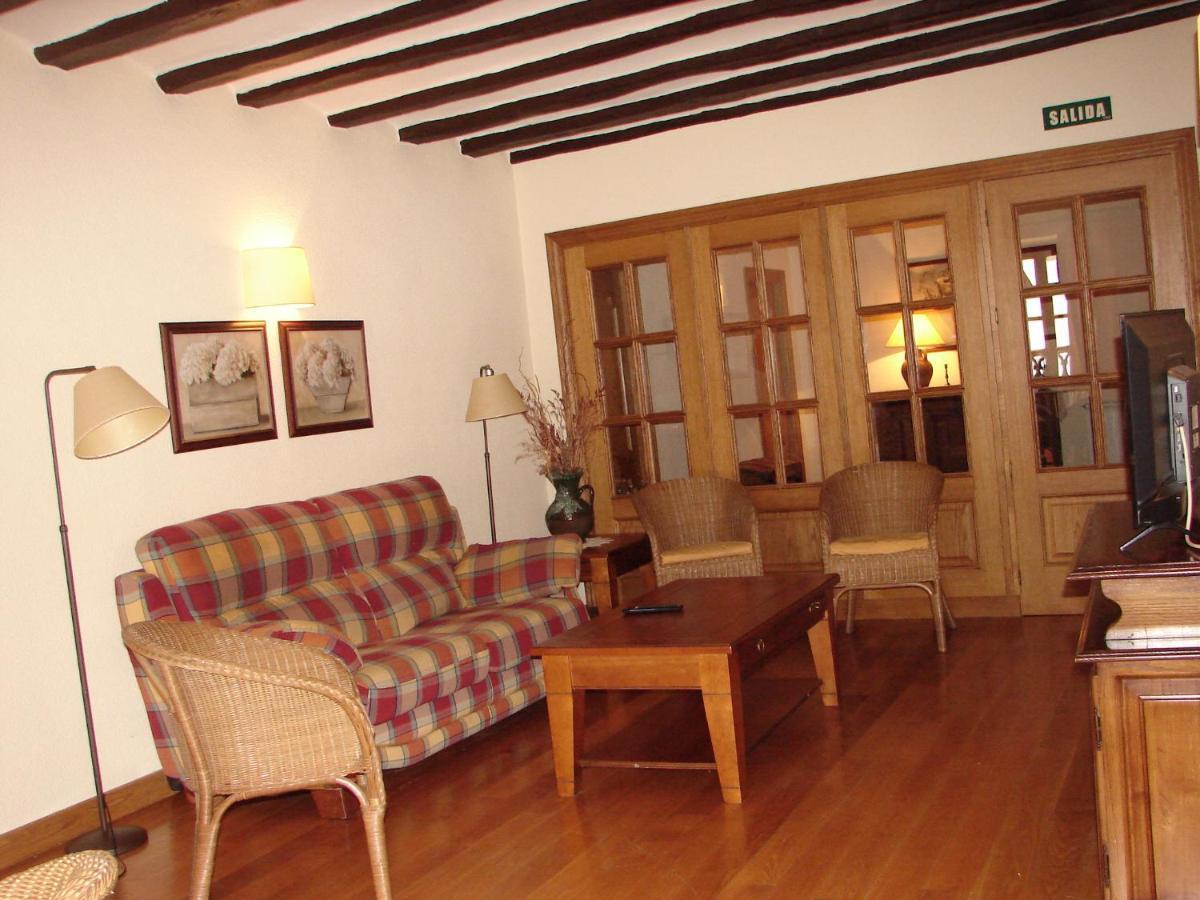 Apartamentos LAZKANO I Y II Uharte-Arakil Exterior foto